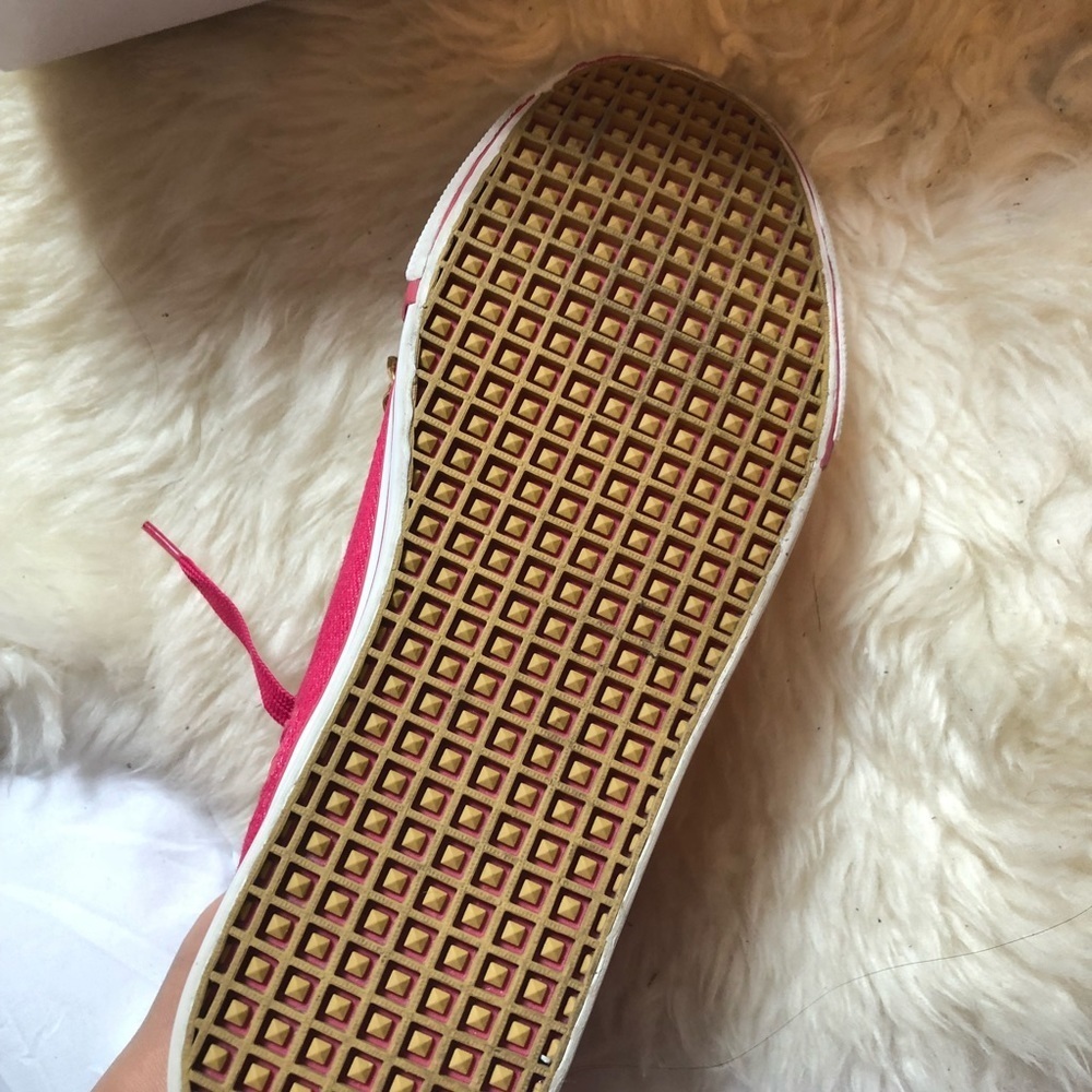 UES • Pink Denim Gold Chain Sneakers ‼️ RARE! - Picture 6 of 8